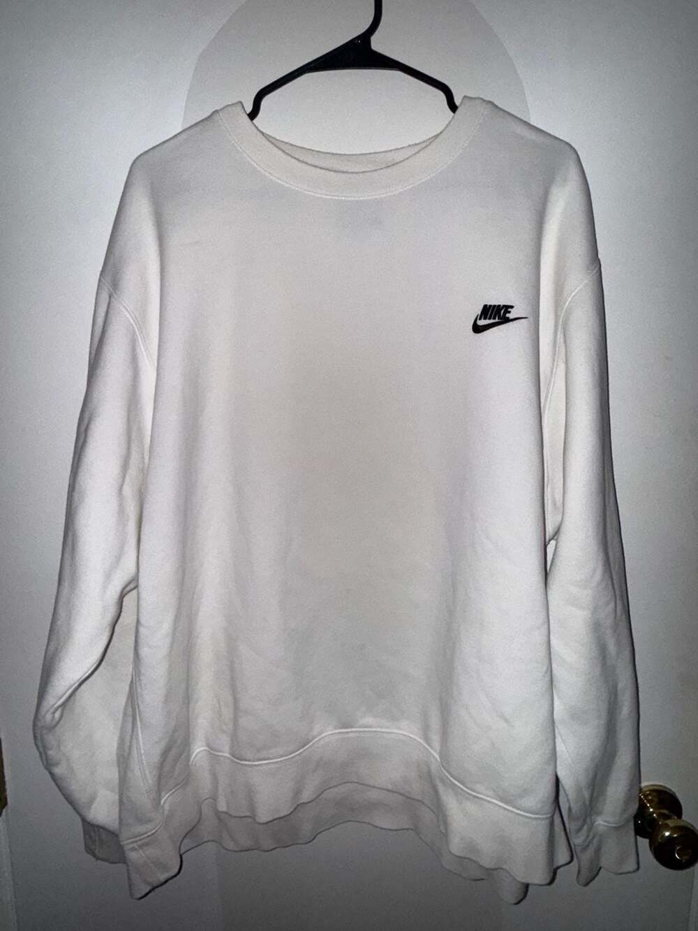 Nike Sportswear Club Fleece Crewneck Sweatshirt in White